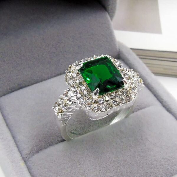 LUXURY CRYSTAL RING